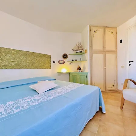 Three Bedroom Sea View In Cala Granu Shared Pool 200m From The 度假居 *