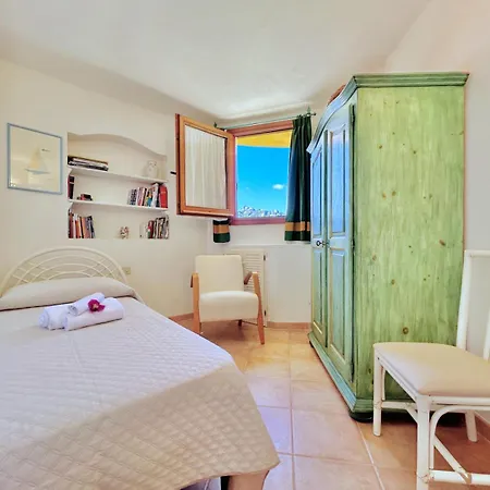 Three Bedroom Sea View In Cala Granu Shared Pool 200m From The * 切尔沃港