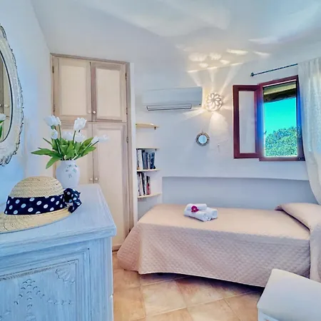 度假居 Three Bedroom Sea View In Cala Granu Shared Pool 200m From The 切尔沃港