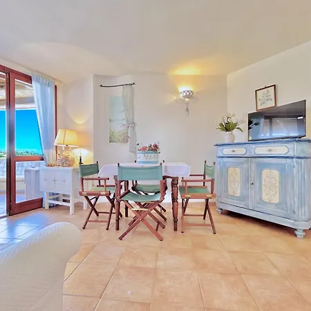 度假居 Three Bedroom Sea View In Cala Granu Shared Pool 200m From The 切尔沃港