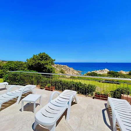 度假居 Three Bedroom Sea View In Cala Granu Shared Pool 200m From The