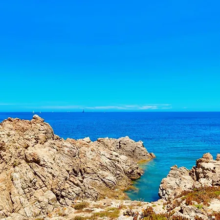 Three Bedroom Sea View In Cala Granu Shared Pool 200m From The 度假居 *