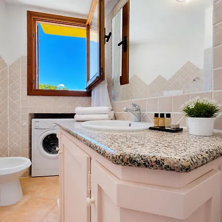度假居 Three Bedroom Sea View In Cala Granu Shared Pool 200m From The 切尔沃港