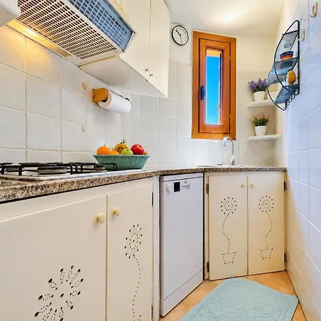Three Bedroom Sea View In Cala Granu Shared Pool 200m From The 度假居