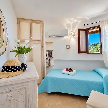 度假居 Three Bedroom Sea View In Cala Granu Shared Pool 200m From The