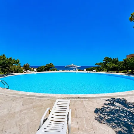 Three Bedroom Sea View In Cala Granu Shared Pool 200m From The 切尔沃港
