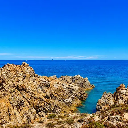 Three Bedroom Sea View In Cala Granu Shared Pool 200m From The 度假居 *